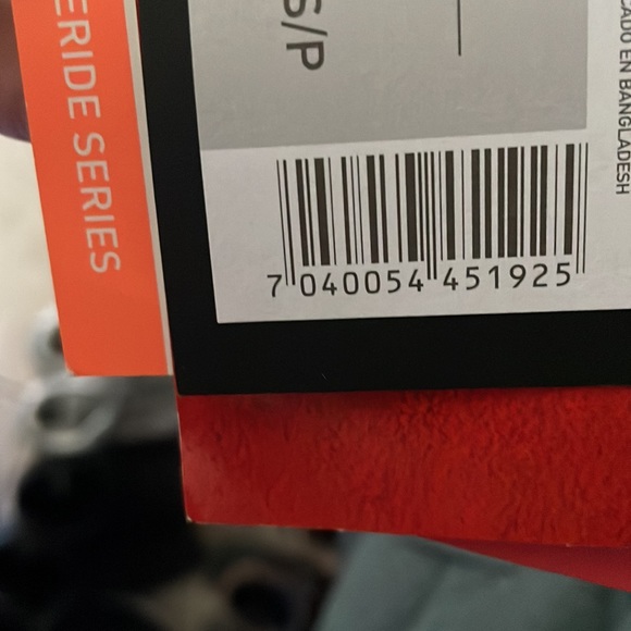 Helly Hansen primaloft jacket size small. Water repellent. High visibility trim - Picture 3 of 3